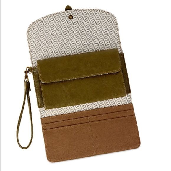 Olive Green Wristlet Wallet - Picture 3 of 3